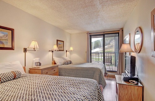 East Village at Copper Condo | Hotel Room, Ski in/Ski out! Large Hot tub. Perfect Location FP200