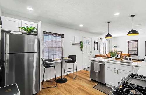 Parma House | HotTub|Game Room|Air Hockey|Nintendo Wii|Sleeps 8