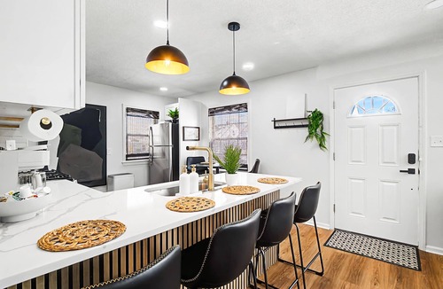 Parma House | HotTub|Game Room|Air Hockey|Nintendo Wii|Sleeps 8