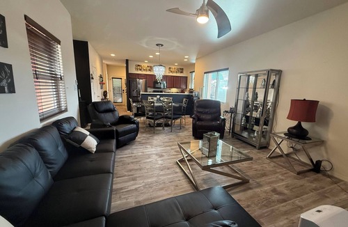 Santa Fe House | House in quiet neighborhood, 2 parking spaces, easy access.
