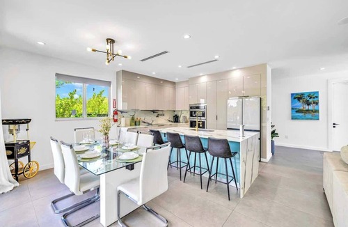 South Middle River House | HTD Pool-BBQ-Games-Near the Waves