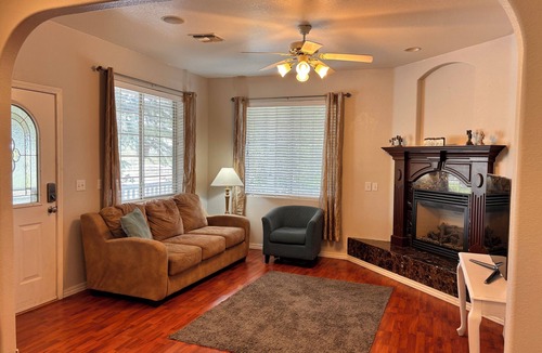 Kingman Apartment | Hualapai Manor Historic Route 66