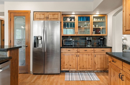Fraser House | Huge, Family Friendly, 6BR Retreat! Sleeps 16! All King Beds. Hot Tub and Sauna!