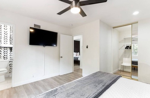 San Gabriel Valley House | Huge & Modern home near Colleges