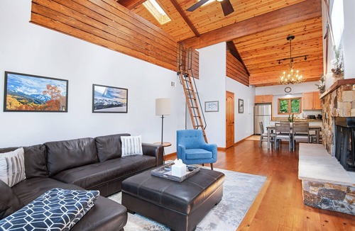 Eagle-Vail Condo | Huge summer promotion! Ideal location, stunning & modern unit mins to BC & Vail.