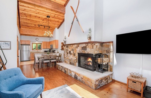 Eagle-Vail Condo | Huge summer promotion! Ideal location, stunning & modern unit mins to BC & Vail.