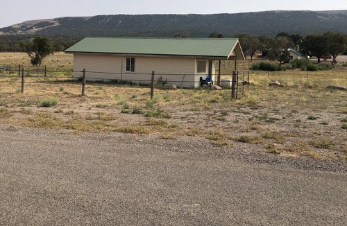 Redvale Cabin | Hunting Cabin Public Land Unit 70, Dry Creek Basin