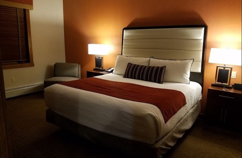 Peak 9 Condo | Hyatt Breck 3 bed or 2 bed + Studio July 2-9