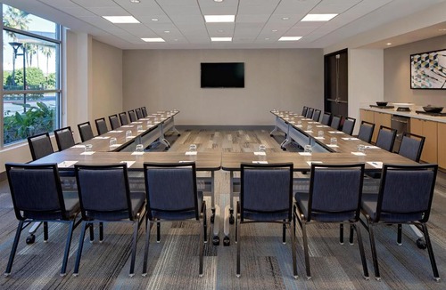 Irvine Business Complex Hotel | Hyatt House Irvine/John Wayne Airport
