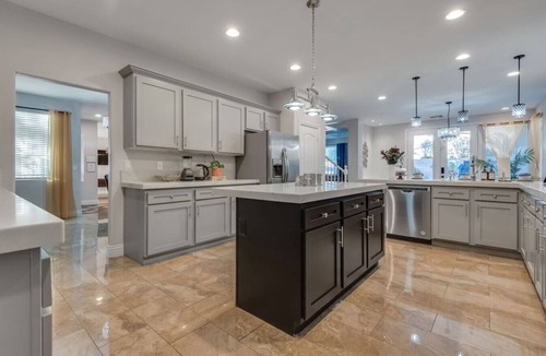 Henderson House | Iconic 6BR Vegas Villa. Heated Pool, Spa & Games