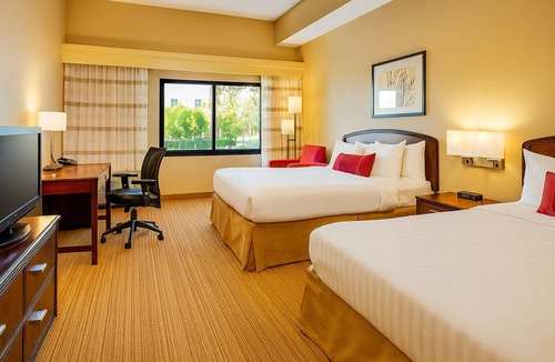 Las Vegas Hotel | Ideal Location! Outdoor Pool, Pet-Friendly Property, Parking!