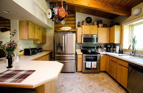 Nederland Cabin | Idyllic Getaway Cabin for Families with Home Theater, Ping Pong, and Video Games in Nederland, Colorado