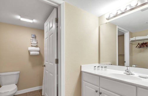 Kelleys Island House | Immerse yourself in the natural beauty of Kelleys Island Glacier Suite 114