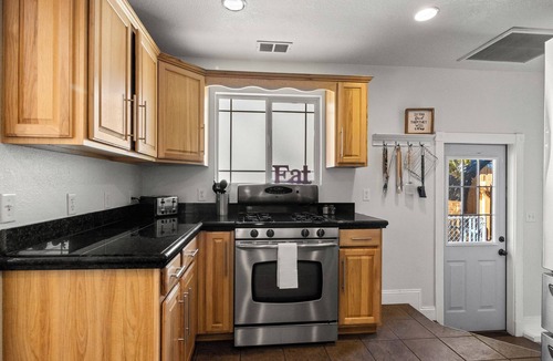 Grand Junction House | In the Heart of Grand Junctions Charming 3-bedroom house