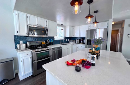 Silverthorne Ski Chalet | In Town, Private Hot Tub, Ski, Hike, Eat, Gather!