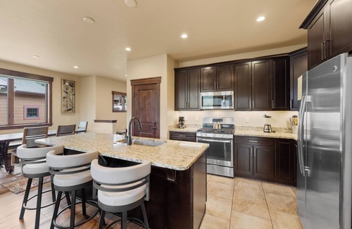 Keystone House | Incredible Mountain Views from the Private Deck and Walk-Out Patio