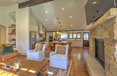 Glenwood Springs House | Incredible Newly Remodeled Family Home w/Hot Tub!