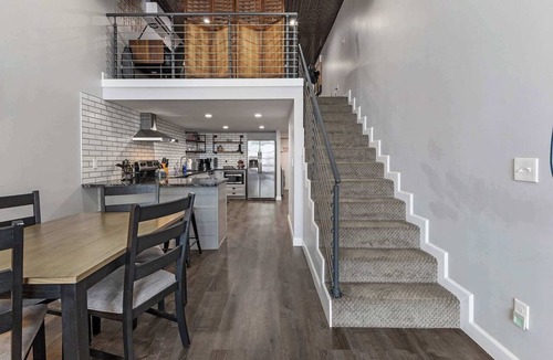 Barths Apartment | Industrial-Chic Loft with King Bed Close to Shops!