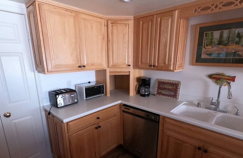 June Lake Condo | Interlaken #16 Penthouse Suite