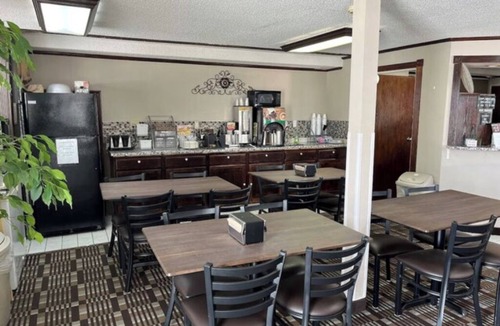 Lexington Hotel | Inviting Lexington Suite Perfect for Travelers |Pet-Friendly Stay + Free Parking