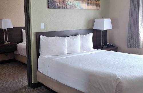 Lake Havasu City Hotel | Island Suites