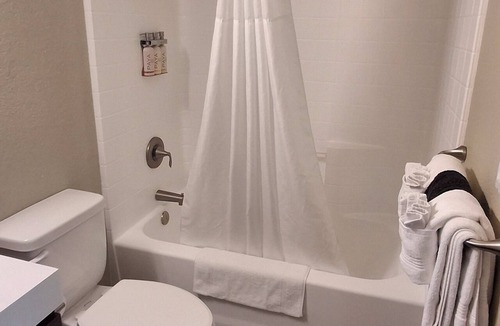 Lake Havasu City Hotel | Island Suites