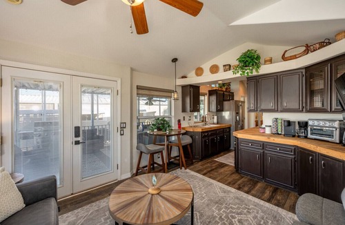 Lake Havasu City Cottage | Island Time Tiny Home for6