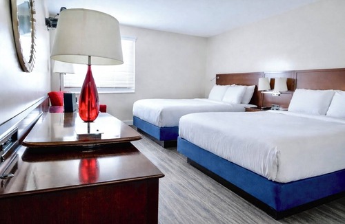 Put-in-Bay Hotel | Islander Inn
