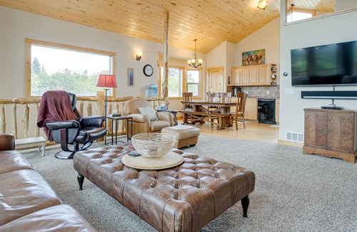 Indian Mountain Cabin | Jefferson Mountain Cabin w/ Private Deck & Grill!