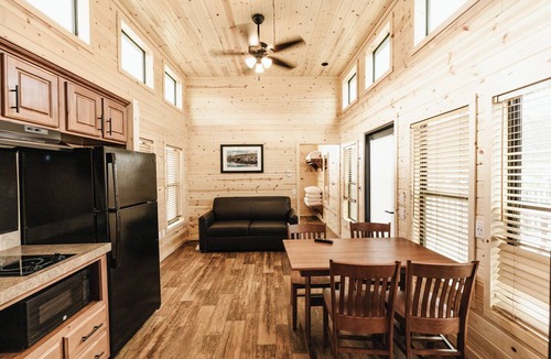 Larkspur Hotel | Jellystone Park at Larkspur