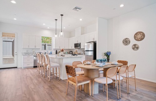 West Covina House | Jie's NEW Spacious 4b4b Suite Serenity Grove Hot