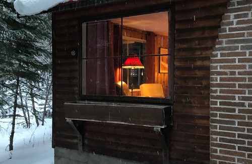 Empire Cabin | JungFrau Cabin, River Front, Easy Access, Secluded, Cozy Rustic Family Cabin