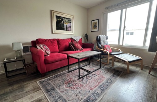 Carpinteria Condo | Just a few steps from Carpinteria State Beach. Bright, clean and cozy.