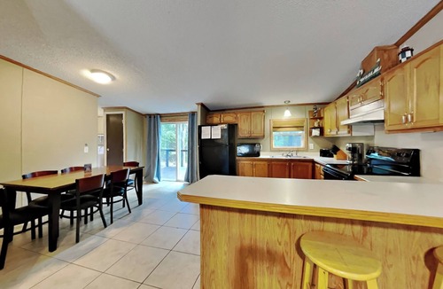 Put-in-Bay Cabin | Just the Right Space to Unplug | 8 ppl | IC80