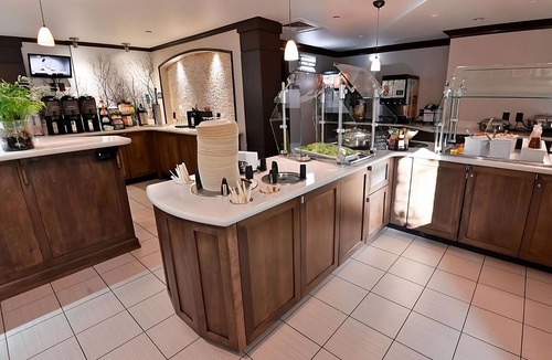 Plantation Apartment | Just What You Were Looking For! FREE Breakfast, Pets Allowed, Near Jacaranda Gol