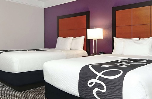 Guasti Hotel | Just What You Were Looking For! Spacious unit to Enjoy! Free Parking & Pool