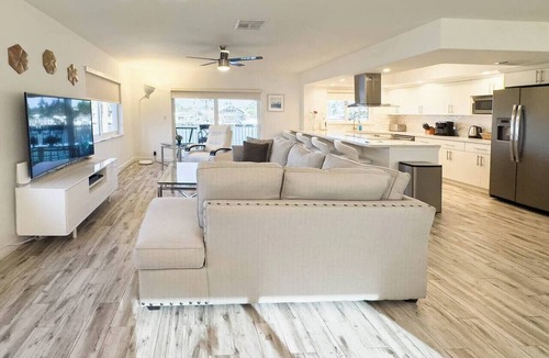 Pompano Beach Condo | Kanda Zen Apt 5 - Luxury pool & water views
