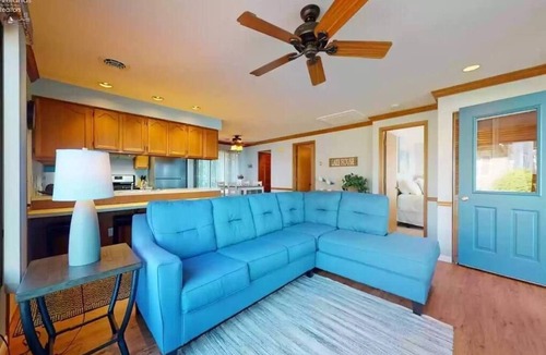 Huron House | Kenna's Cottage Lakefront 2 bedroom guest house