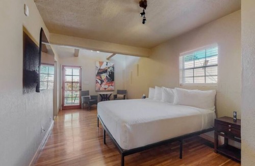 Uptown House | Kentucky Room2