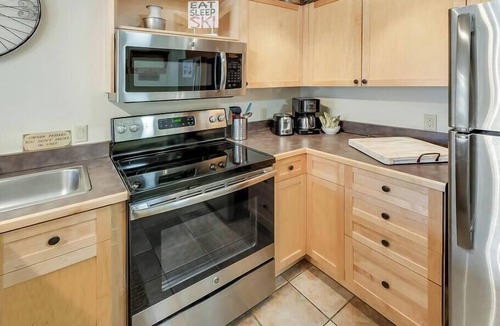 River Run Condo | Keystone Condo | Walk to Gondola | Hot Tubs + Pool