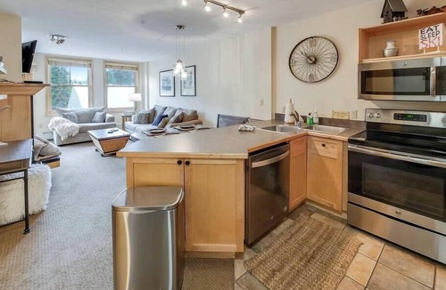 River Run Condo | Keystone Condo | Walk to Gondola | Hot Tubs + Pool