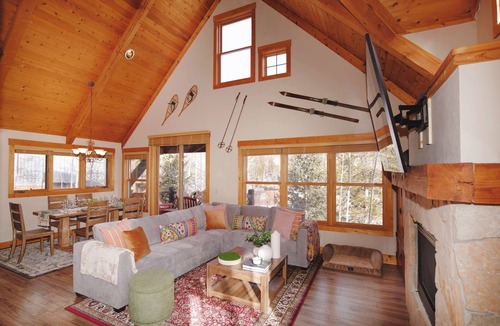 Keystone House | Keystone Mountain Gem: Dog Friendly Cabin Ski Golf Hike Hot Tub