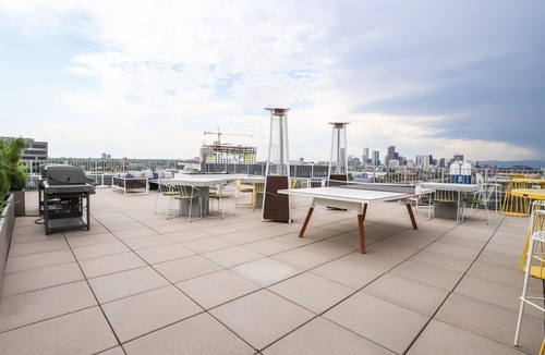 River North Art District Apartment | Kickback and Relax in Rino!