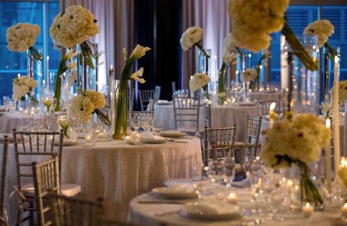 Downtown Miami Resort | Kimpton EPIC Hotel by IHG
