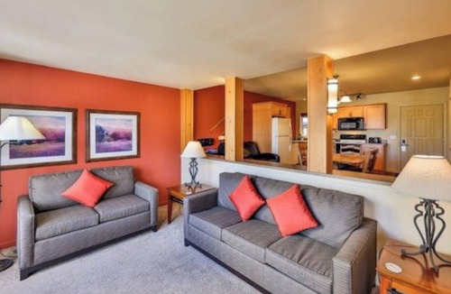 Silvercreek Apartment | King bed, pvt hot tub, free wi-fi, 71