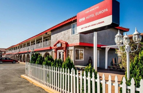 Ridgecrest Apartment | King Bed|Smoking|Ridgecrest CA