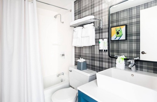 Steamboat Springs Hotel | King Pool View Room, Gravity Haus, Relaxing Hot Tub, Gondola Proximity