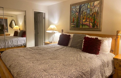 Vail Hotel | King size bed in vail village