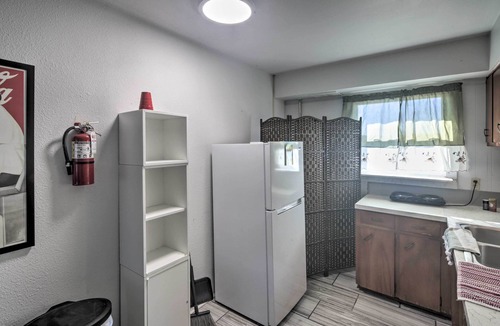 Kingman Apartment | Kingman Apartment < 2 Miles to Route 66 Sign!