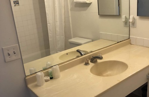 Monterey Park Hotel | Kings Lodge Motel